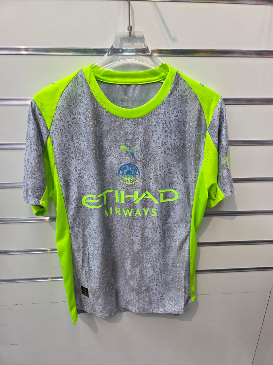 Manchester City Grey & Neon Goalkeeper Shirt - Fan Version
